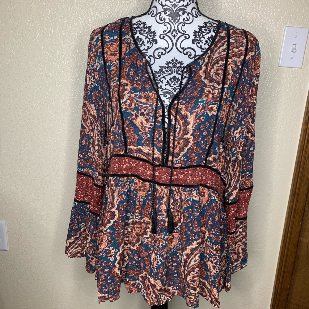 American Eagle Boho Long Sleeve Paisley